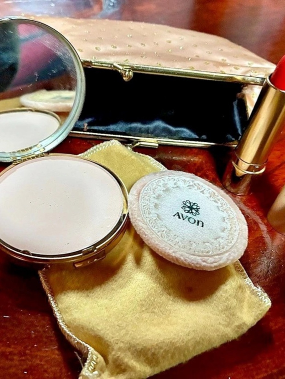 Avon Vintage Makeup Compact & Lipstick Set in Pink & Gold